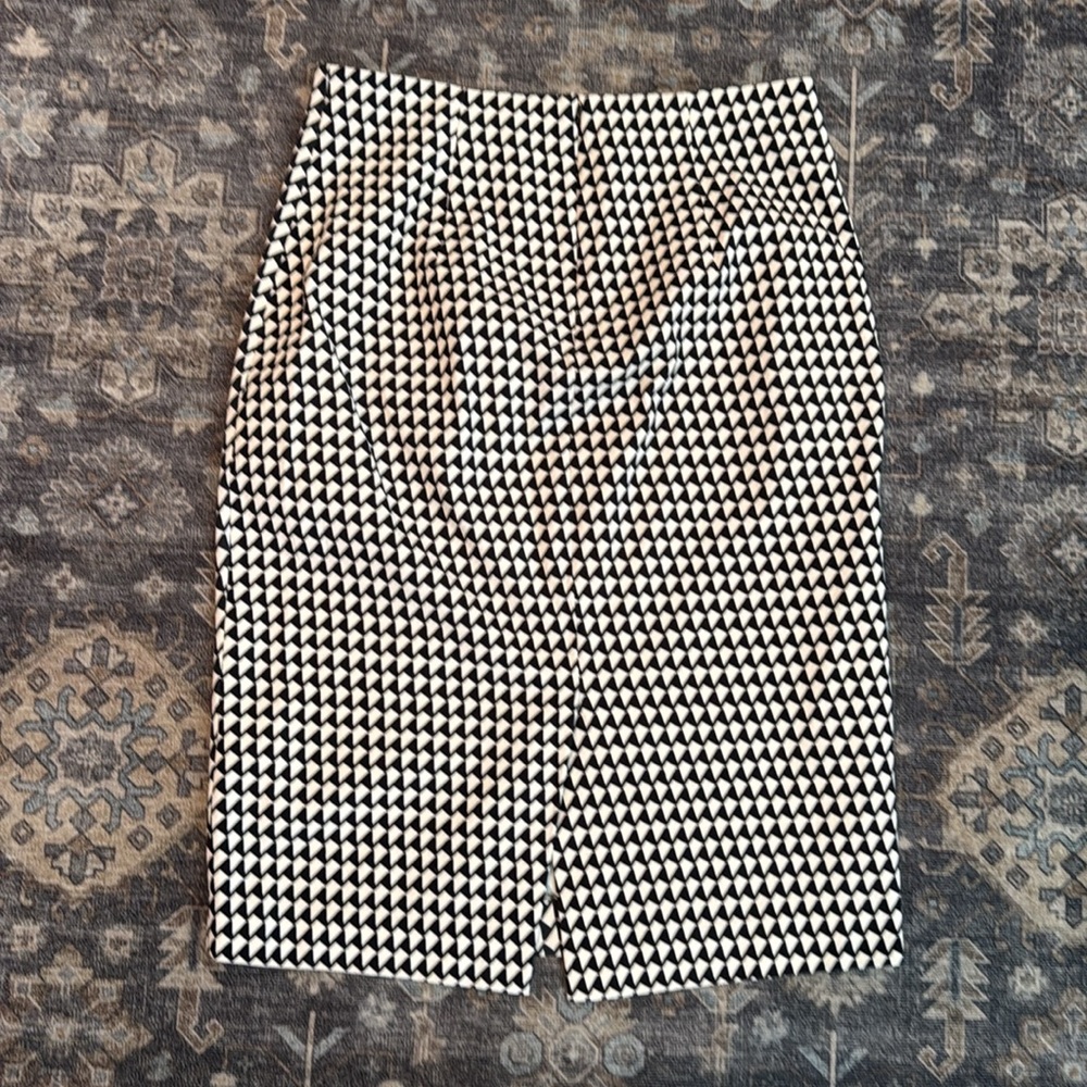 BANANA REPUBLIC geometric pattern viscose/spandex skirt size 14 tall like new - Picture 2 of 5